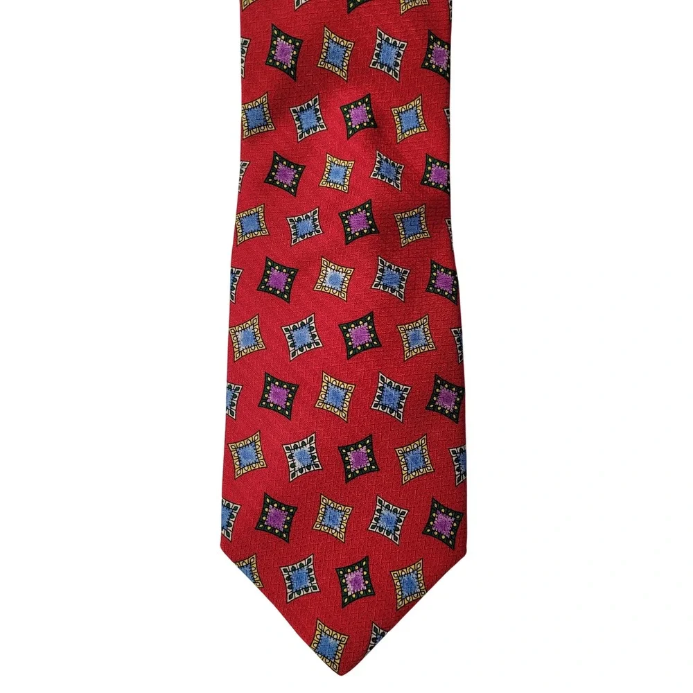 Jos A Bank Premier Collection Red Silk Geometric Men's Necktie‎ Hand sewn